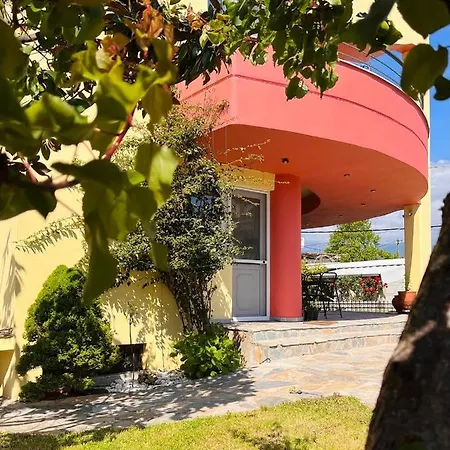 In Σπίτι διακοπών Αγιόκαμπος